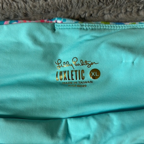 Lilly Pulitzer Fished my wish leggings - Picture 3 of 6